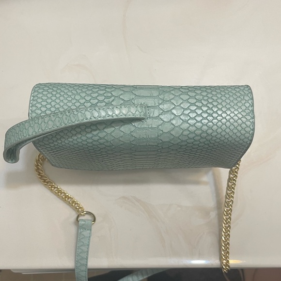 JustFab Teal Crossbody - Picture 4 of 6